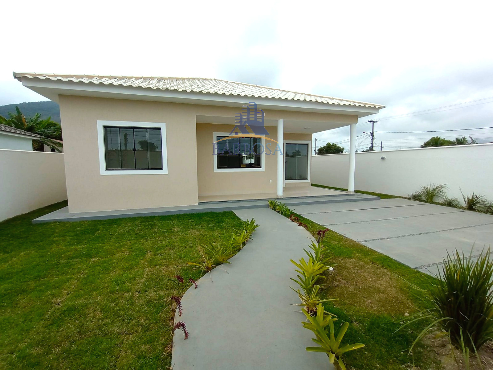 Linda casa com terreno de 440M2 no Jardim Atlântico