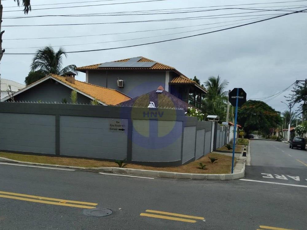 ATENÇÃO - Casa espetácular pertinho da praia.